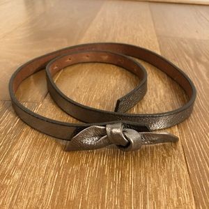 🆕 Banana Republic Metallic Silver Bow Leather Belt